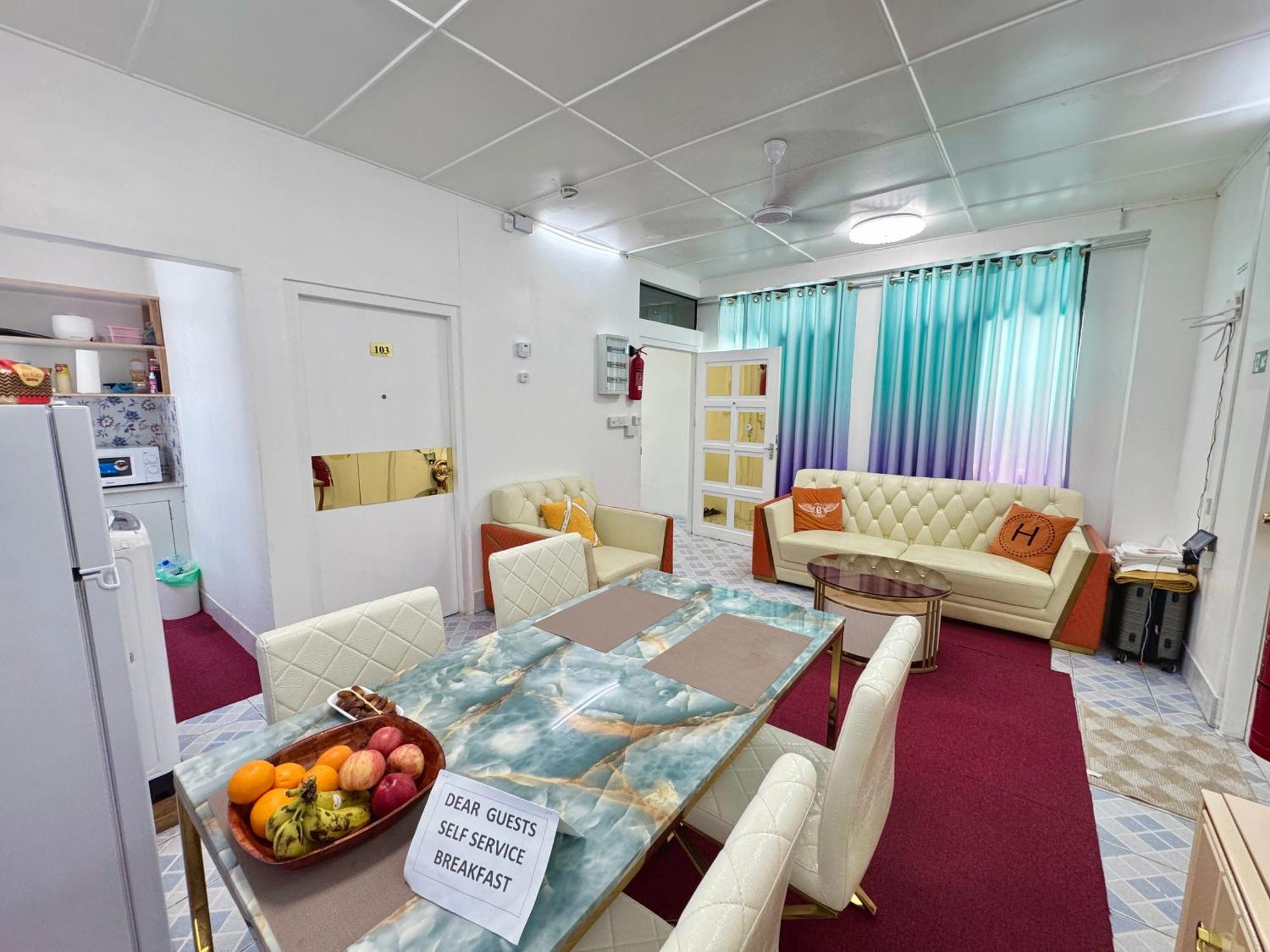 Ontrack Travel Transit Hotel Мале Экстерьер фото